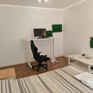  Apartament Work & Chill - Stylish Studio, Ergonomic Office Setup Cypr